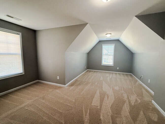 Building Photo - 268 Chatfield Dr.