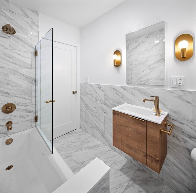 Building Photo - 634 Garden St