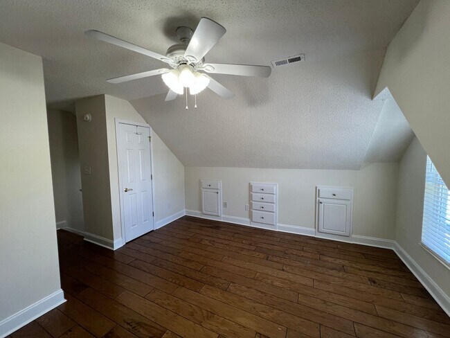 Building Photo - 154 Regency Dr
