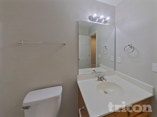 Building Photo - 1481 Mitchell Glen St