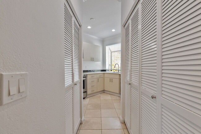 Building Photo - 103 Shorebird Cir