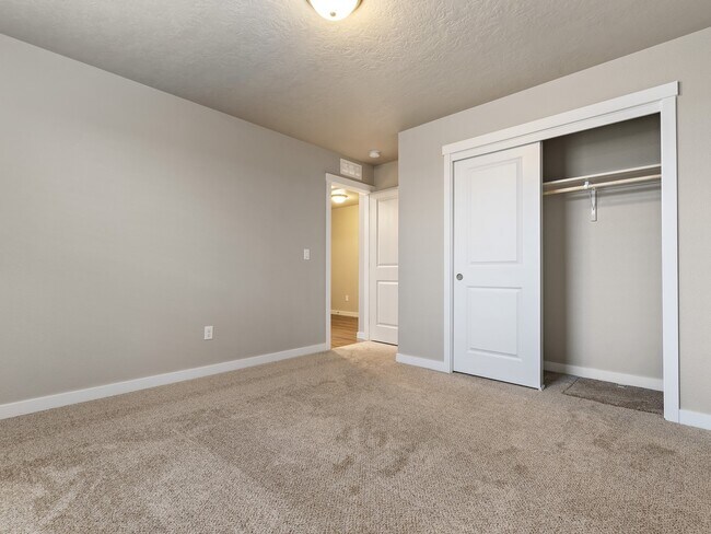 Building Photo - 7807 S Dewberry Way