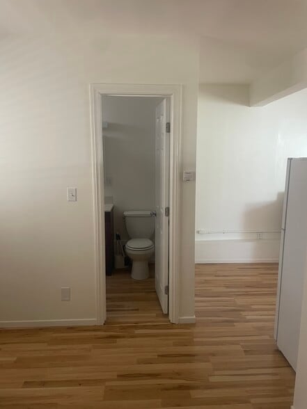 Bathroom - 2703 Nelson Ave