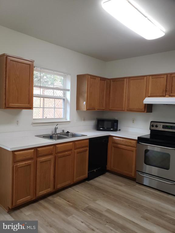 Building Photo - 9426 Silver Meteor Ct