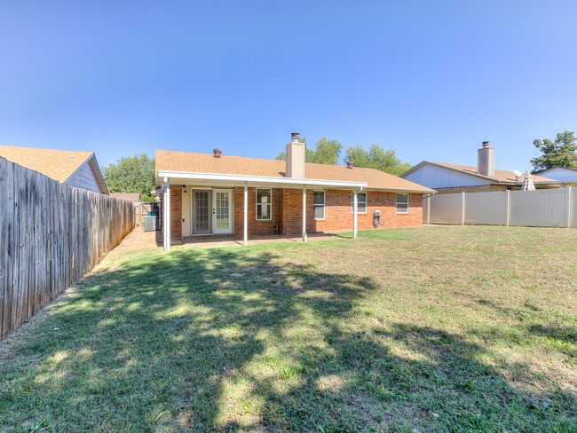 Building Photo - 3900 Hiddleston Cir