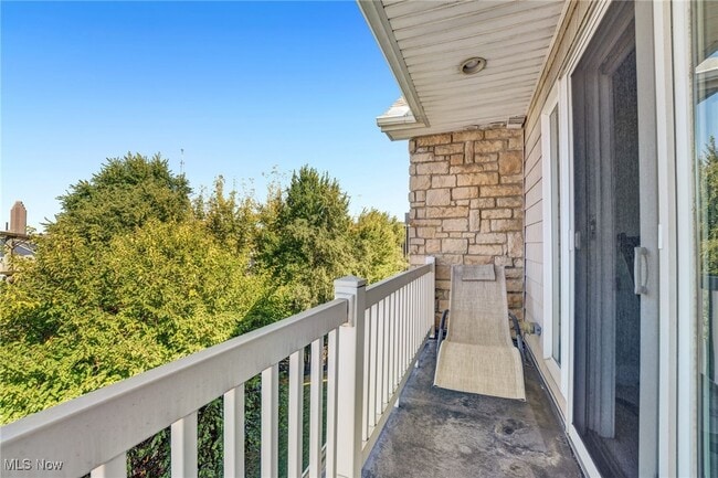 Building Photo - 2227 City View Dr