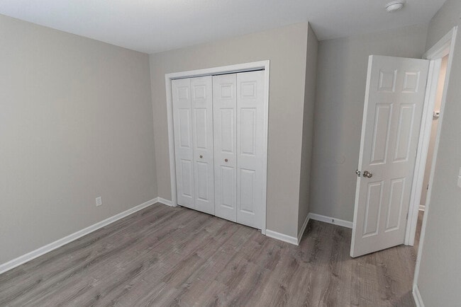 Building Photo - 1938 Center St