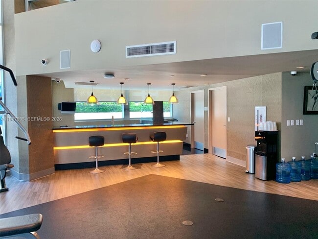 Building Photo - 3101 S Ocean Dr