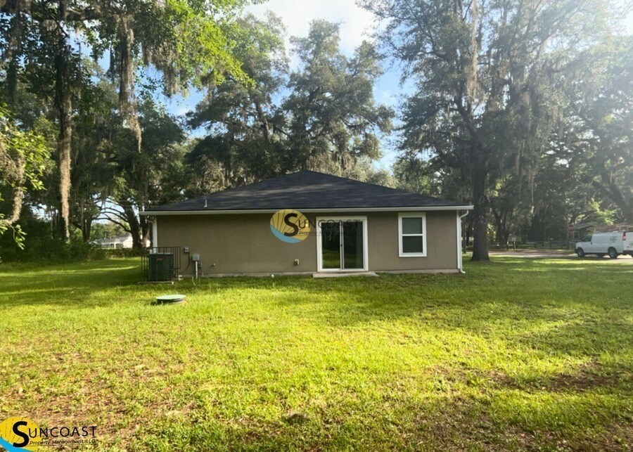 Building Photo - 8106 Ocala Ave