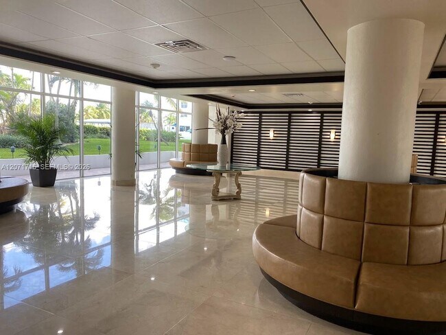 Building Photo - 5005 Collins Ave