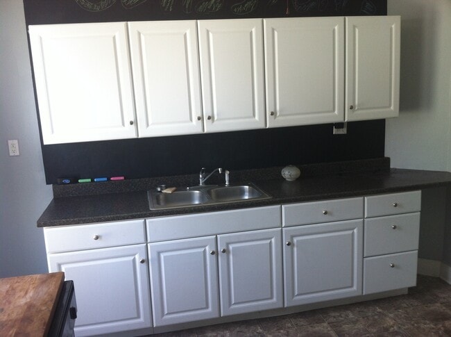 Building Photo - 1101 Tippecanoe St