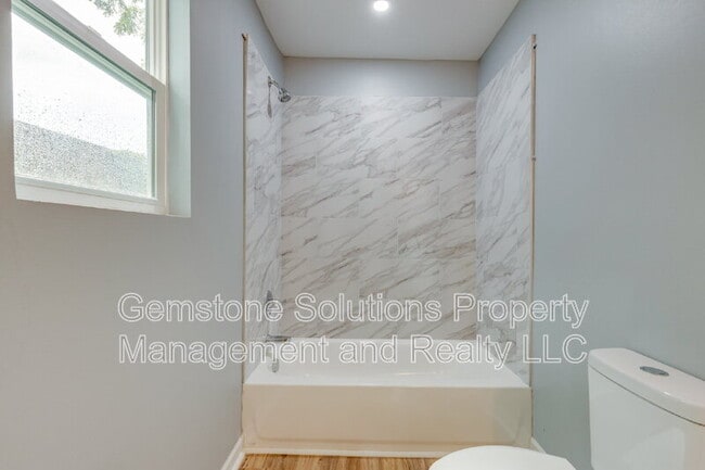 Building Photo - 2930 Primrose Cir
