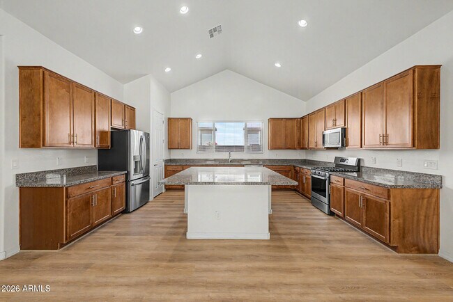 Building Photo - 20523 W Rosewood Ln