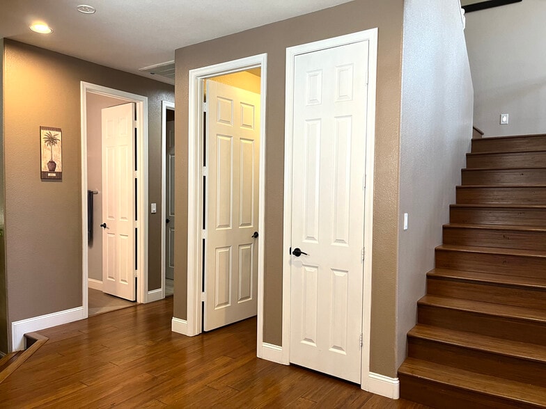 Building Photo - 7729 Villa Gabriela Ave