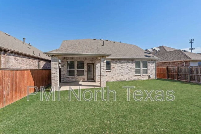 Building Photo - 1900 Spoonbill Dr