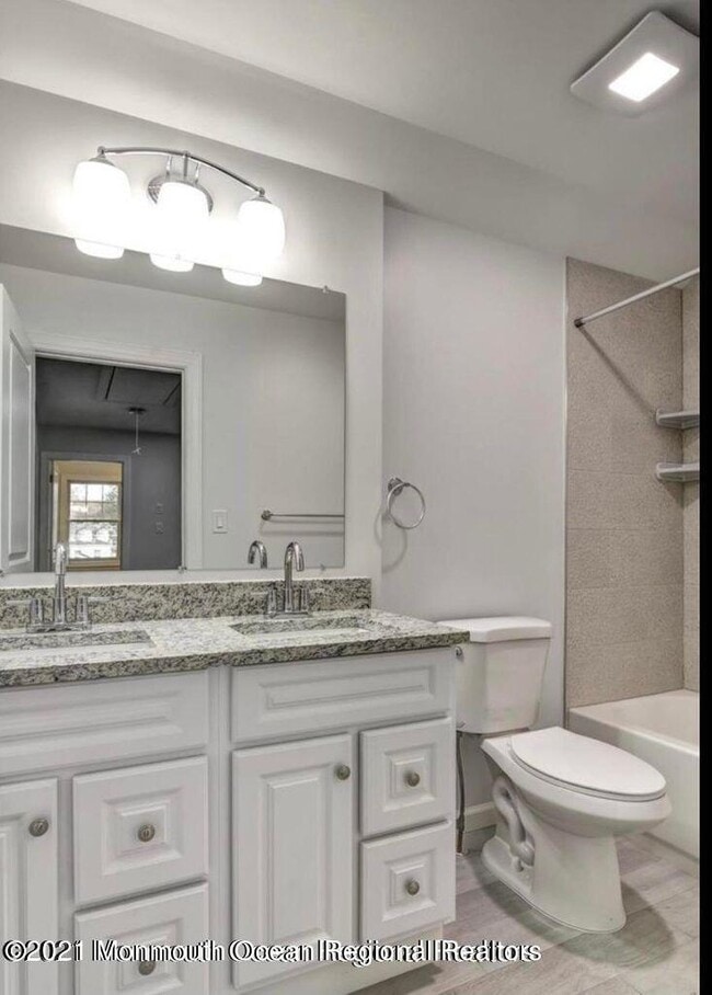 Building Photo - 8 Ravine Dr