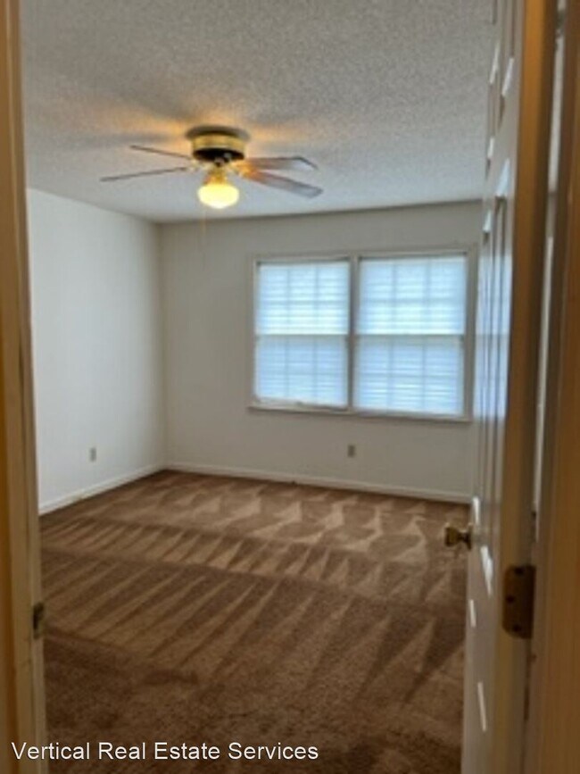 Building Photo - 2 br, 1 bath House - 122-1 Medford Drive