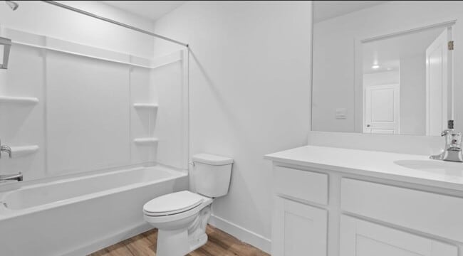 Building Photo - Beautiful 3 Bed Townhome with Amazing Amenities! 6 Month Lease