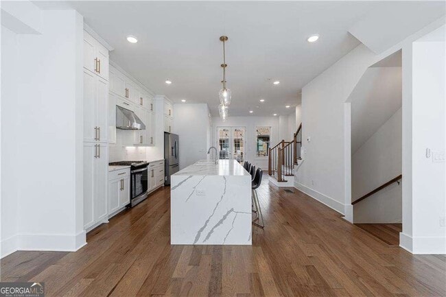 Building Photo - 1032 Robert Smalls Wy