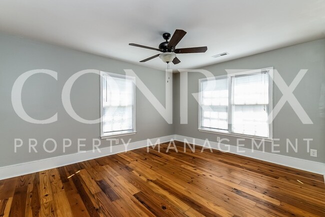 Building Photo - 5 Bedrooms in Downtown Charleston!