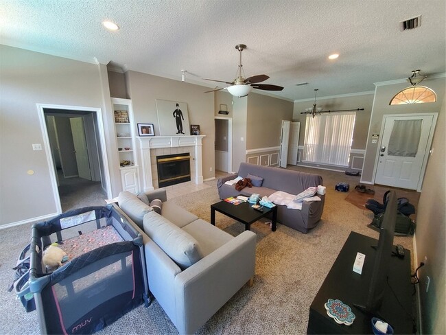 Building Photo - 2609 Classic Ct E