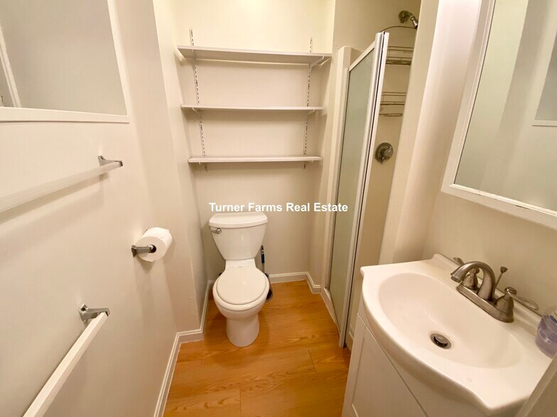 Building Photo - 2 Shepherd Ave