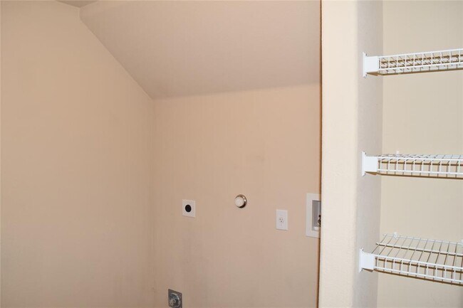 Building Photo - 11717 Alexs Ln