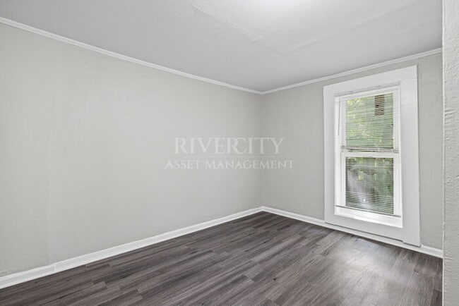 Building Photo - A MUST SEE IN 38108 !!!! SECTION 8 WELCOMED !!!!!! GIVE US A CALL !!!!!