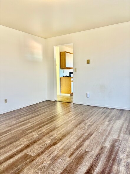 Building Photo - 1007 W Main St