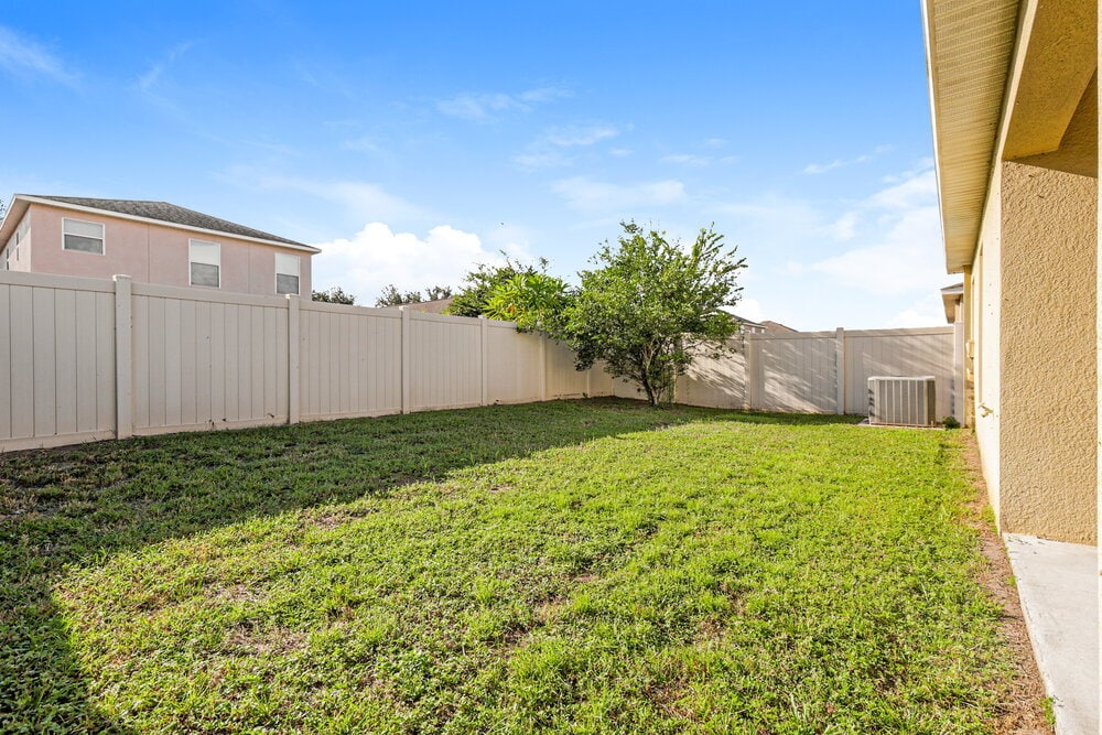 Building Photo - 7331 Lumber Port Dr