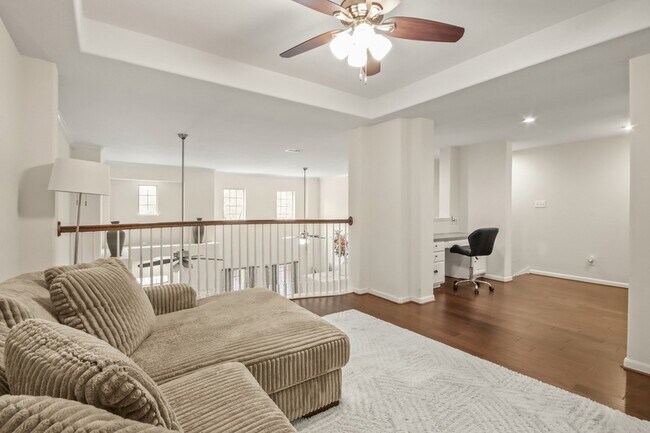 Building Photo - 55 W Pipers Green St