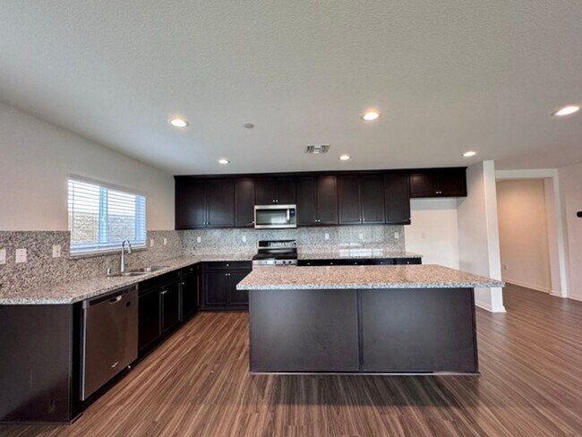 Building Photo - Newly built 4 bedroom Winchester home for ...