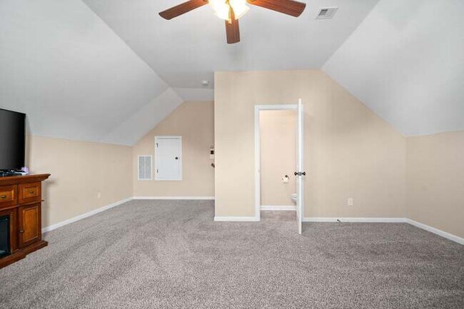 Building Photo - 3717 Tradewinds Terrace