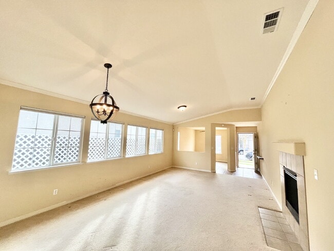 Building Photo - North Merced: $2179 3 Bedroom 2 Bathroom p...