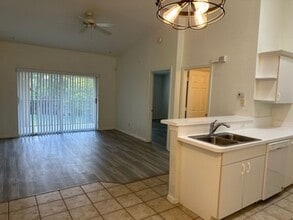 Building Photo - Unfurnished well-maintained 1-bedroom, 1-bath home in Bonita Springs