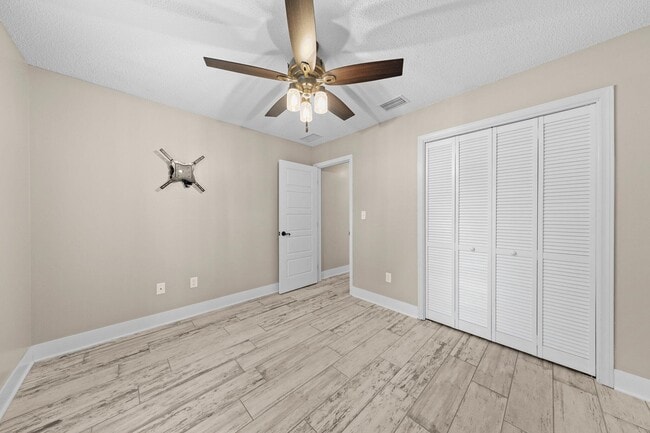 Building Photo - 3030 Blue Pine Ln