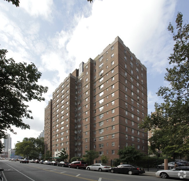 Primary Photo - University Towers