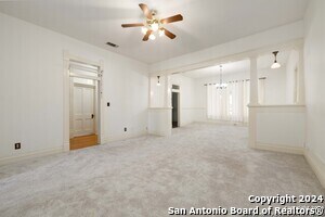 Building Photo - 142 W San Antonio St