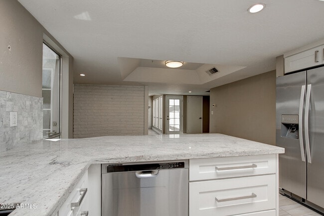 Building Photo - 5321 N 79th Way