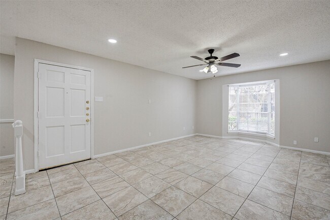 Building Photo - 7900 Westheimer Rd