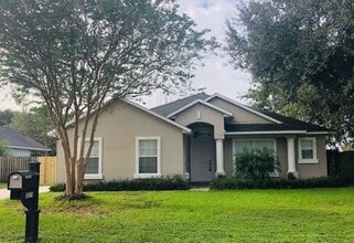 Building Photo - Beautiful 3BR/2BA Waterfront Home