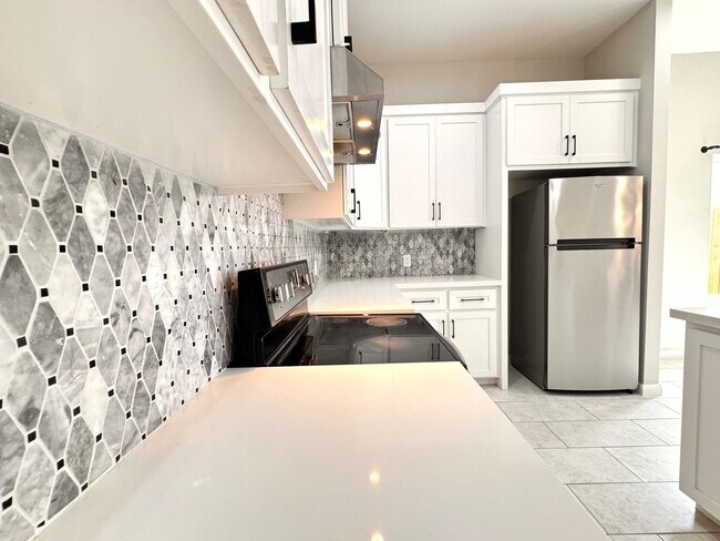 Building Photo - 1426 Los Estribos Dr