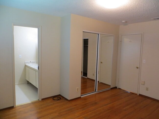 Building Photo - Fantastic Central Dublin Location!