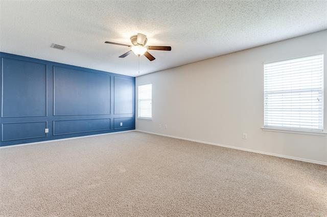 Building Photo - 2112 Royal Acres Trail