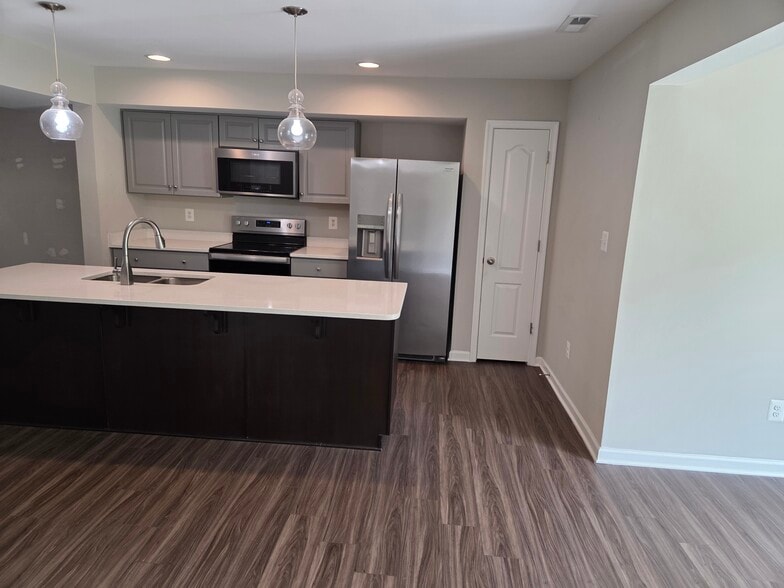Kitchen - 128 Loblolly Dr