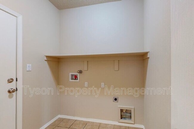 Building Photo - 2440 Corvara Drive Southeast