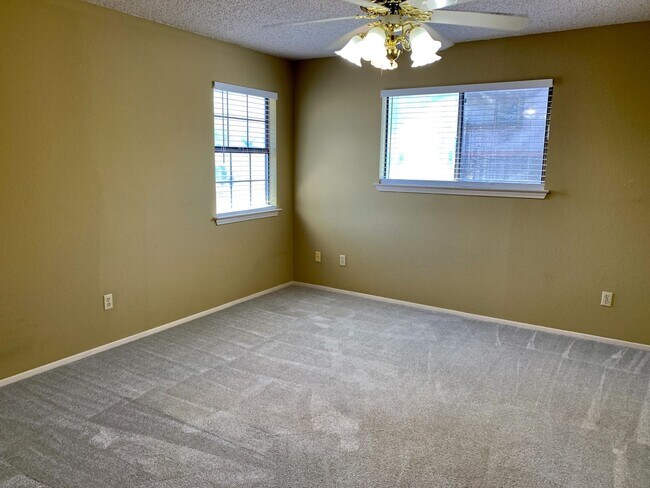 Building Photo - Modern Comfort Meets Classic Charm in This...