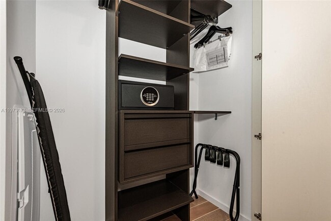 Building Photo - 398 NE 5th St