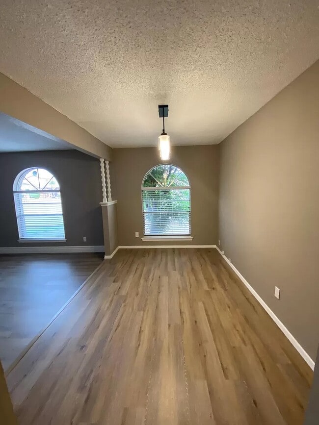 Building Photo - 10801 Havenrock Dr