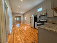 Building Photo - 5906 S La Salle St